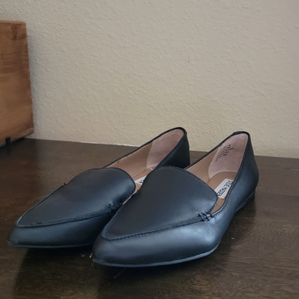 Steve Madden Feather flats, Black, 7.5